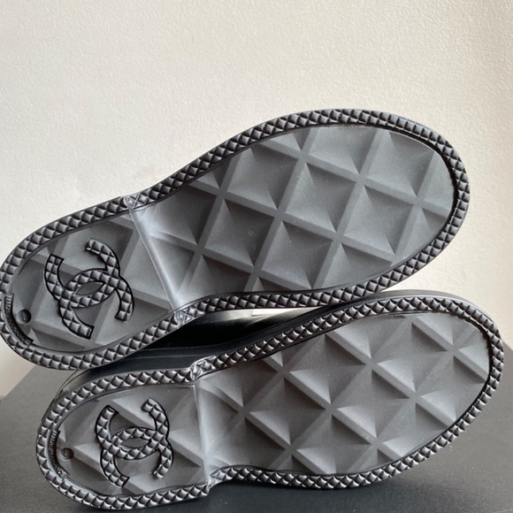 Chanel black tall rain boots size 40 - Brand new - Authentic - Picture 3 of 3